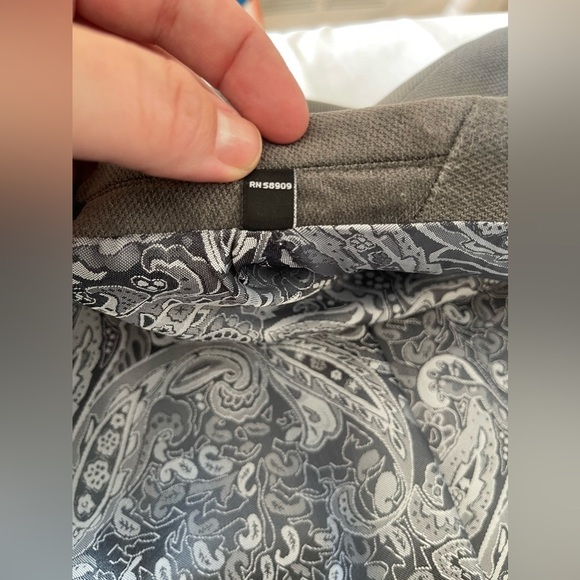 Murano Men's Wardrobe Essentials Classic-Fit
Twill Blazer gray Size M - Picture 11 of 14